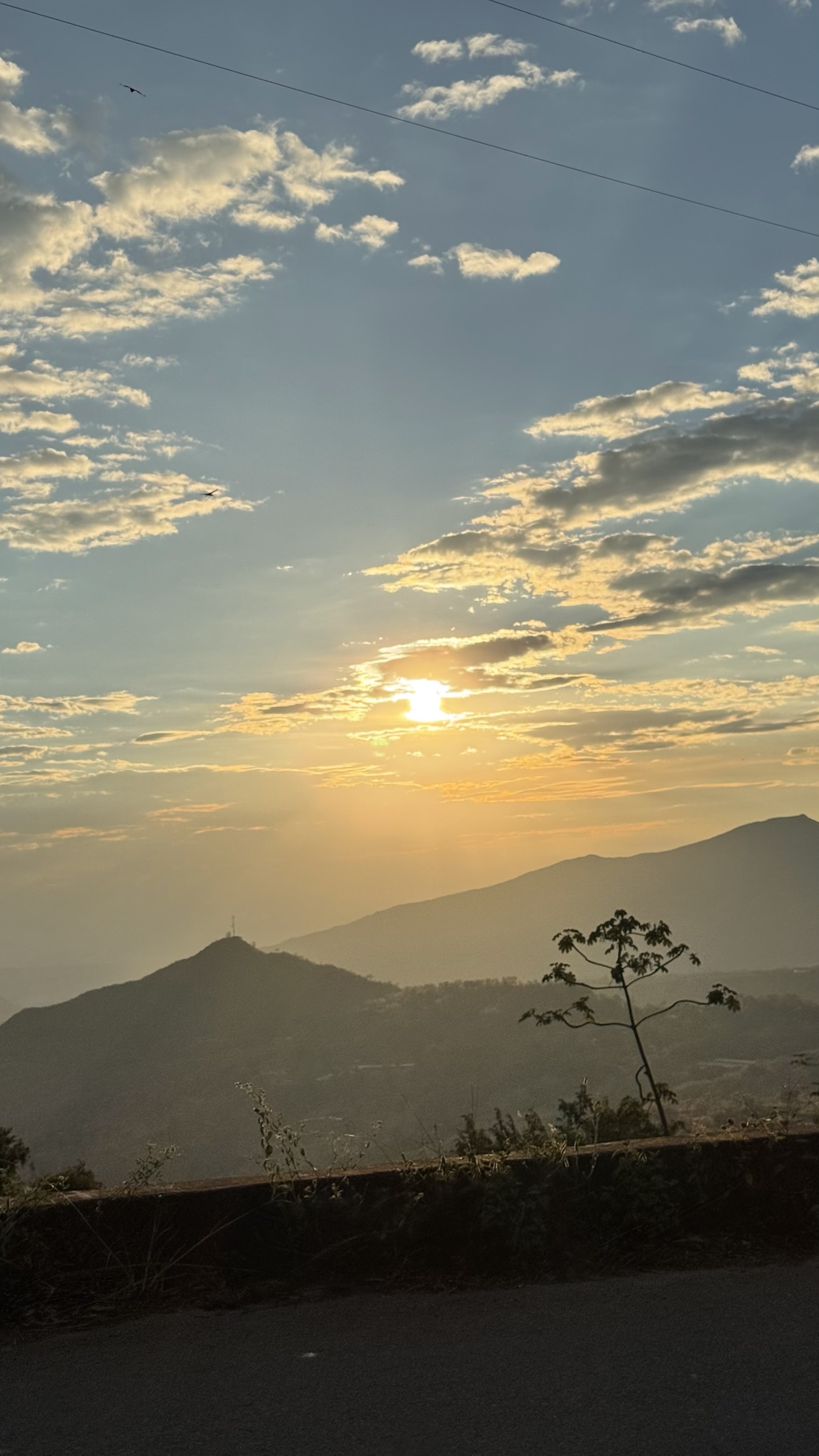 Atardecer sobre las montañas de Arbeláez, Cundinamarca